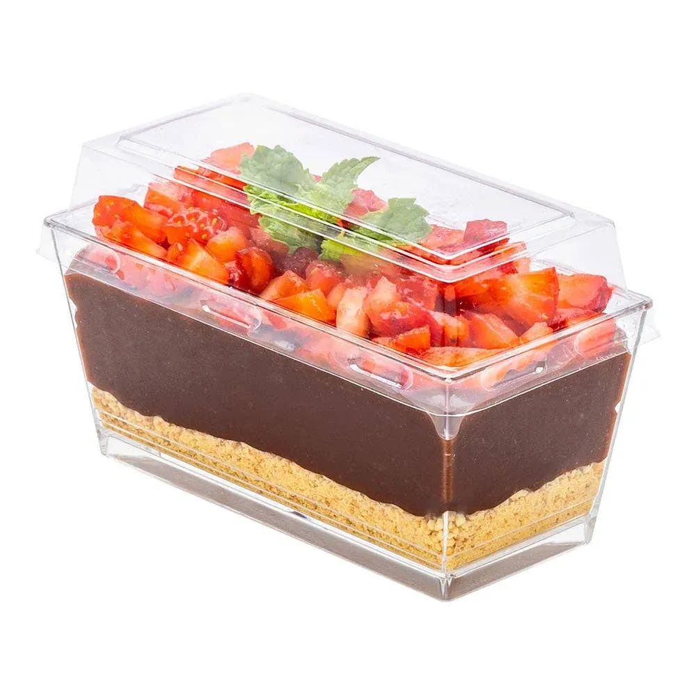 Restaurantware 5 Ounce Disposable Bakery Containers 100 Rectangle Cake Containers - with Lids Package Appetizers or Snacks Clear Plastic Dessert