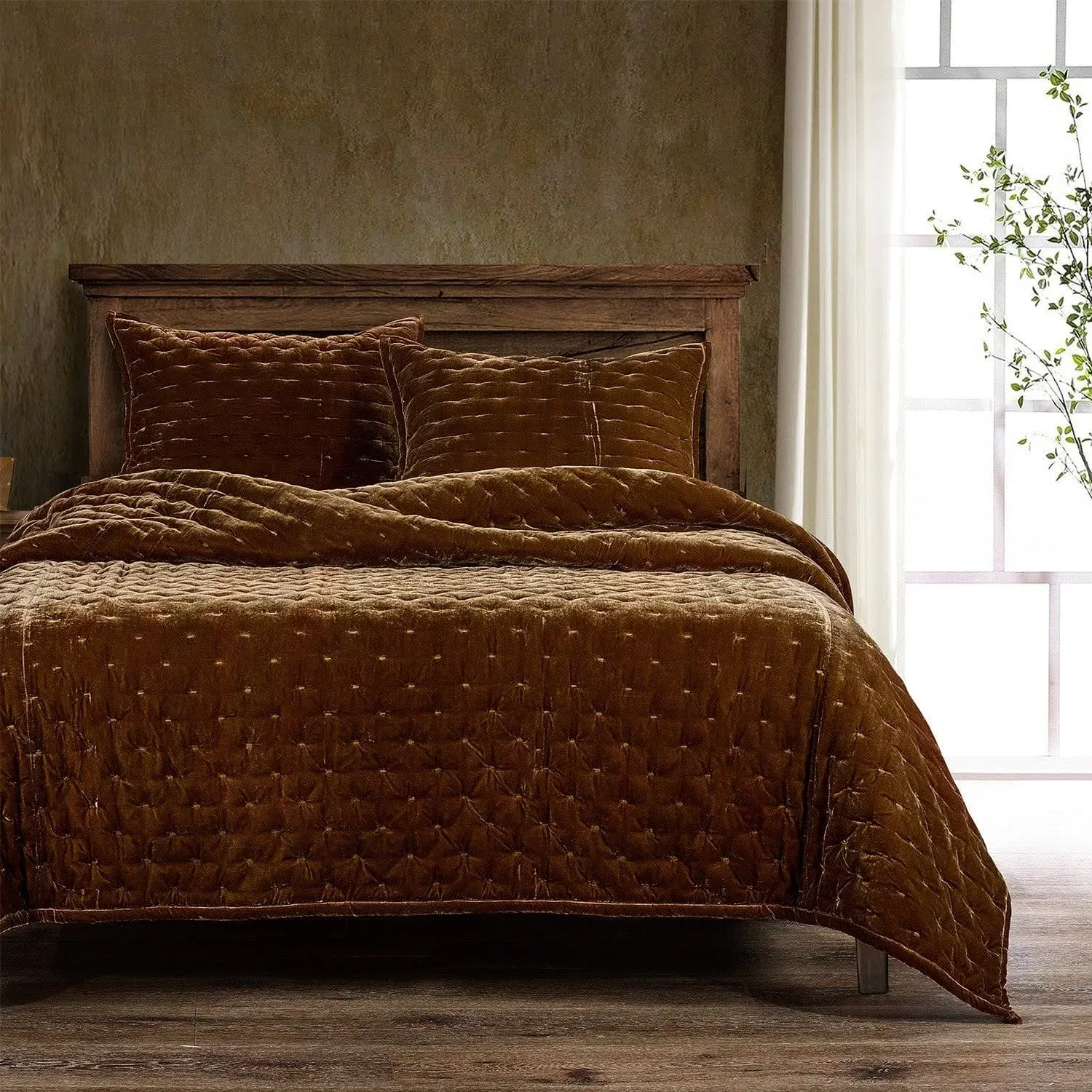 Stella Faux Silk Velvet Quilt | HiEnd Accents Quilt / Queen / Copper Brown