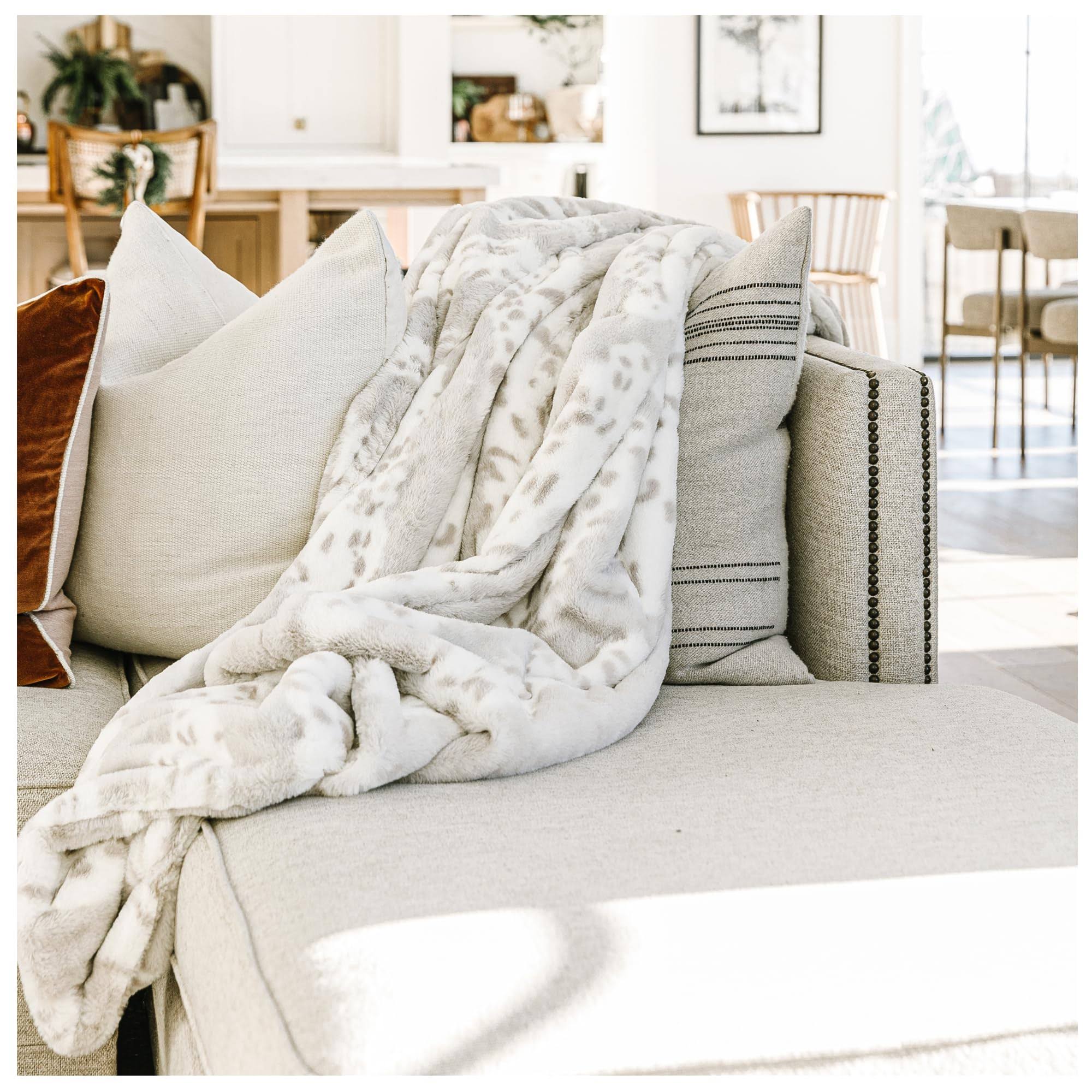 Minky Designs Luxurious Minky Blankets | Super Soft, Fuzzy, and Fluffy Faux Fur | Preppy Couch Covers & Throw Blankets | Ideal for Adults, Kids, Teens (Posh | Arctic Lynx)