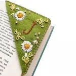 MOTEERLLU Personalized Hand Embroidered Corner Bookmark,Felt Triangle Page Stitched Handmade Bookmark,Unique Cute Flower Letter Embroidery Bookmarks