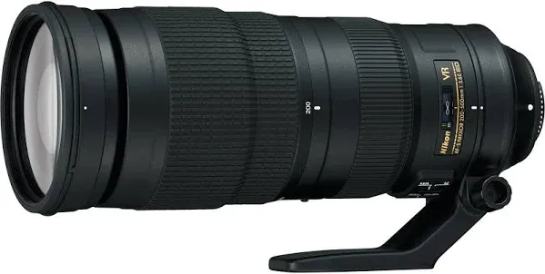 Nikon AF-S NIKKOR 200-500mm f/5.6E ED VR Lens 20058 UV Bundle AUTHORIZED DEALER