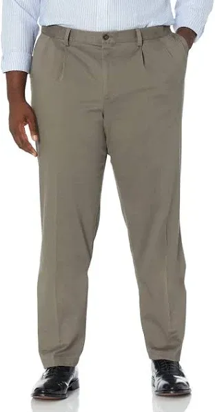 Dockers Men's Classic Fit Easy Khaki Pants-Pleated