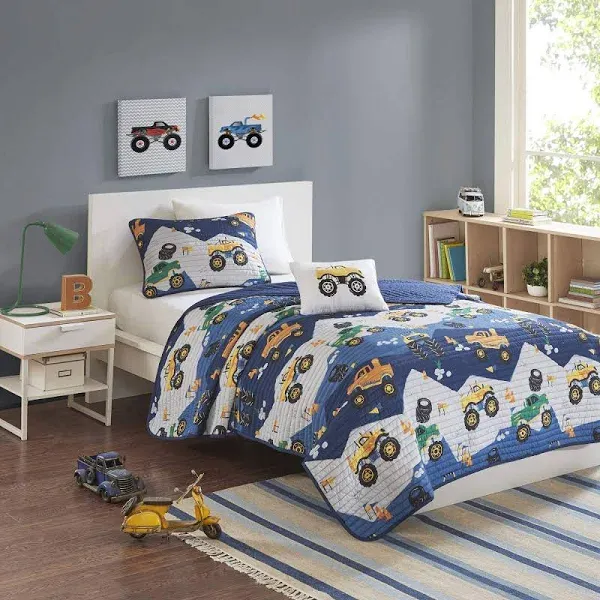 Mi Zone Kids Nash Reversible Coverlet Set