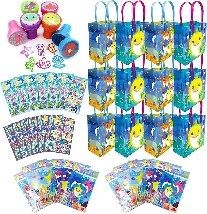 Tiny Mills Shark Family - Juego de 108 piezas (12 bolsas grandes para regalos de fiesta con asas, 24 sellos de tinta propia para niños, 12 hojas de calcomanías, 12 libros para colorear, 48 crayones)