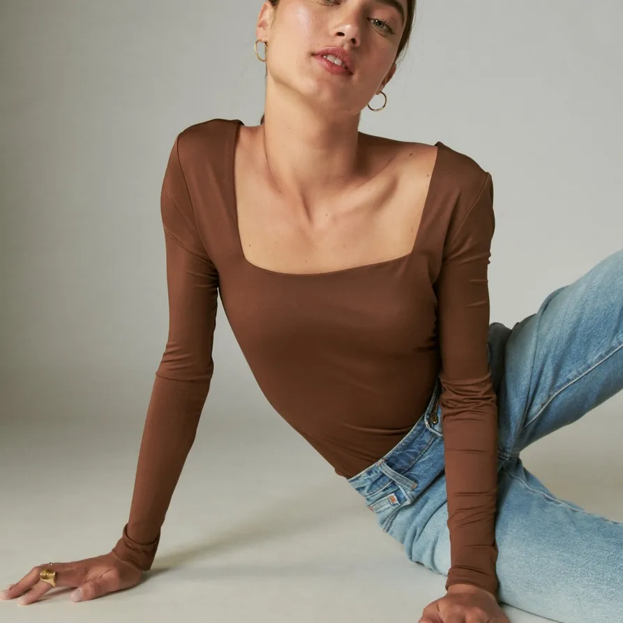 SQUARE NECK LONG SLEEVE BODYSUIT