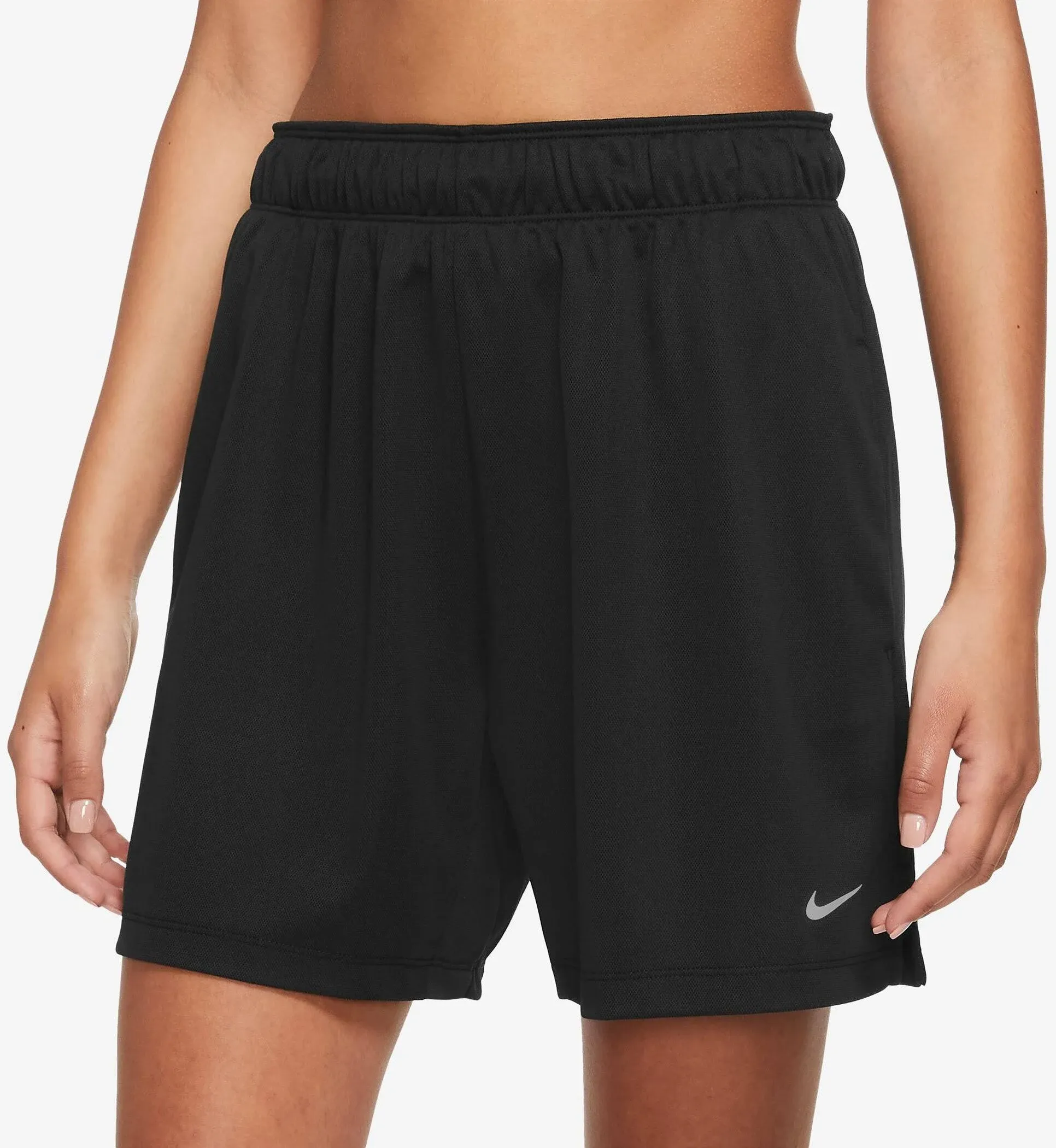 NIKE Dri-FIT Attack Mid-Rise 5&amp;quot; Shorts Damen 010 - black/black/white/reflective silv M