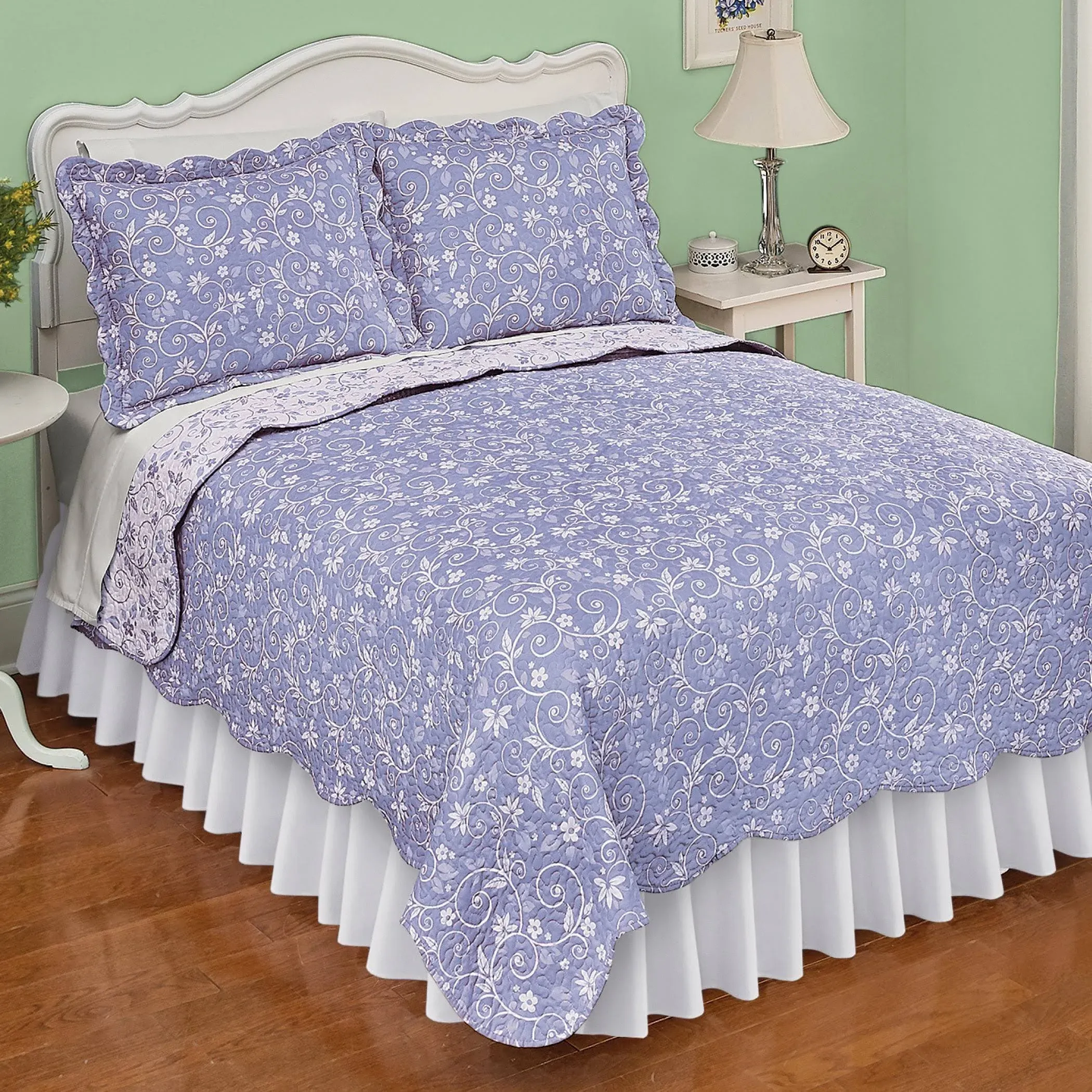 Collections Etc Reversible Floral Quilt with Scalloped Edges and Two-Tone Design, Lavender, Full/Queen