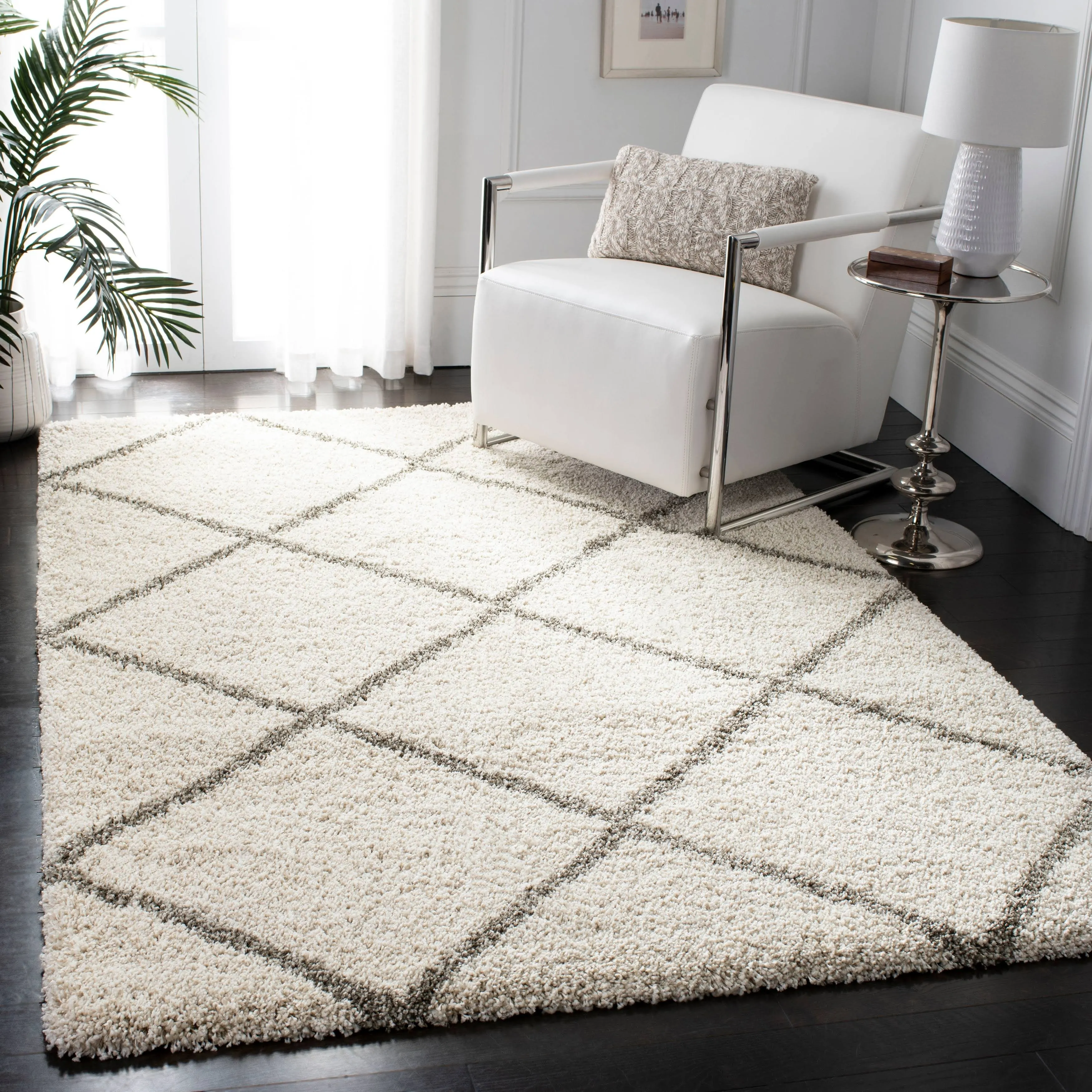 Hudson Shag Collection 5'-1" X 7'-6" Rug in Ivory And Grey - Safavieh SGH281A-5