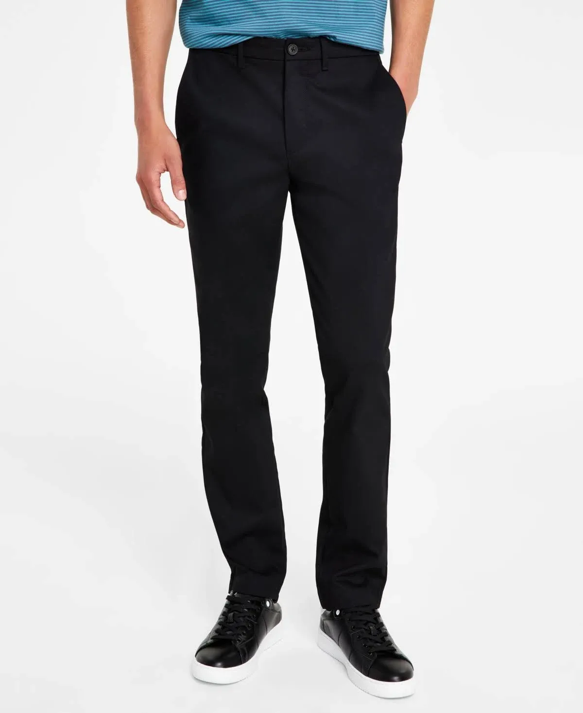 Calvin Klein Men's Modern Stretch Wrinkle Resistant Chino Pants in Slim Fit