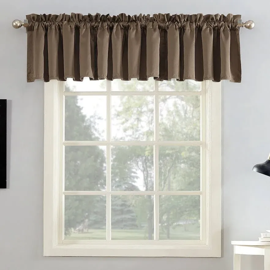 Sun Zero Barrow Energy Efficient Rod Pocket Curtain Valance