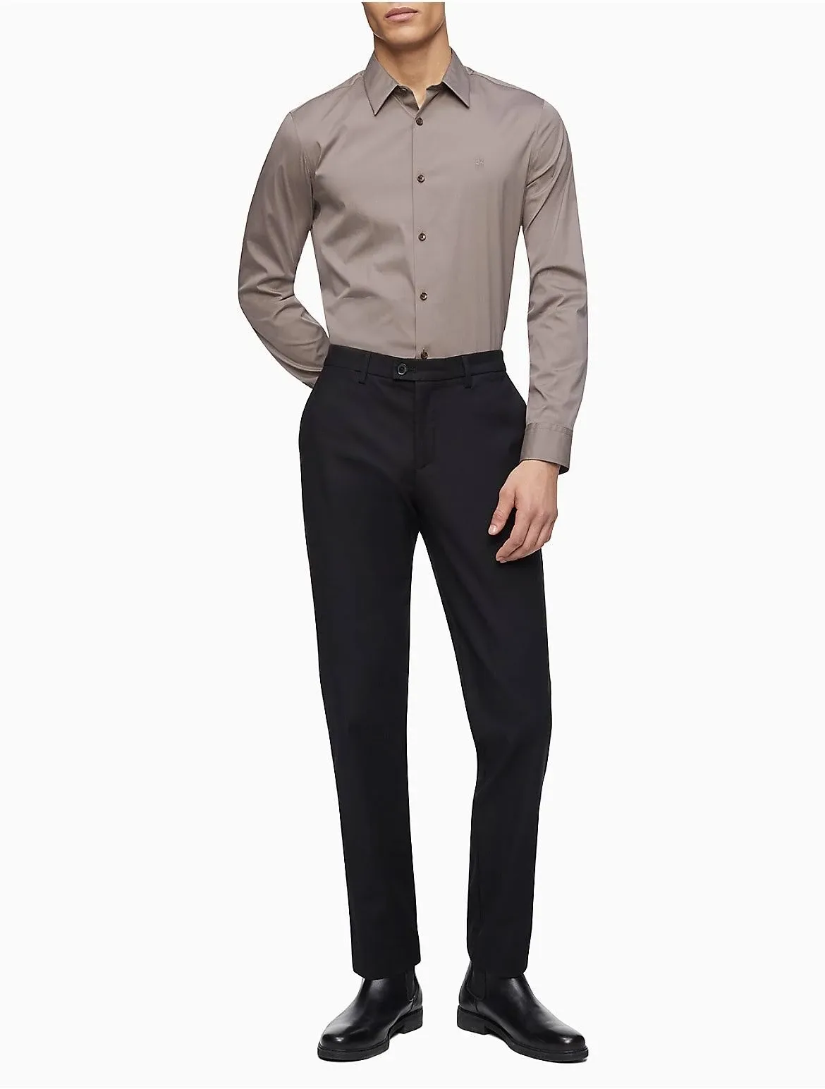 Calvin Klein Men's Modern Stretch Wrinkle Resistant Chino Pants in Slim Fit